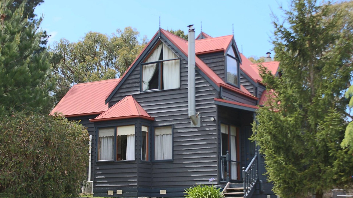 Bellbrae Apartment | Valley View 1BR Studio cottage (No pets allowed)