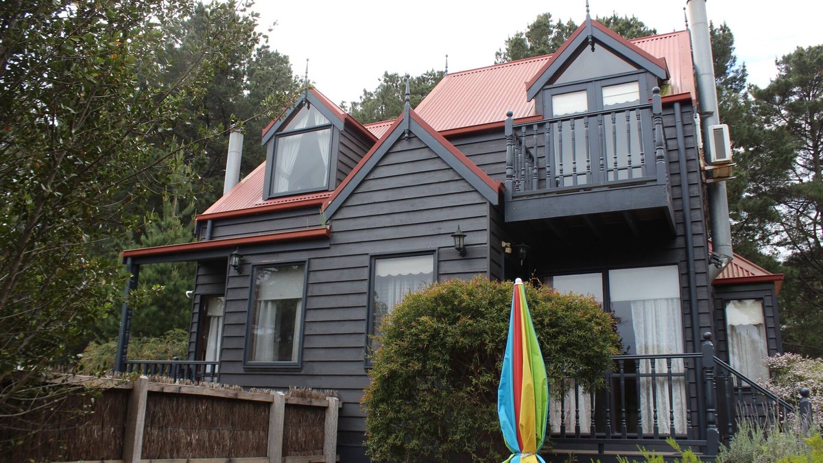 Bellbrae Cottage | Valley View 2BR cottage (No Pets Allowed)