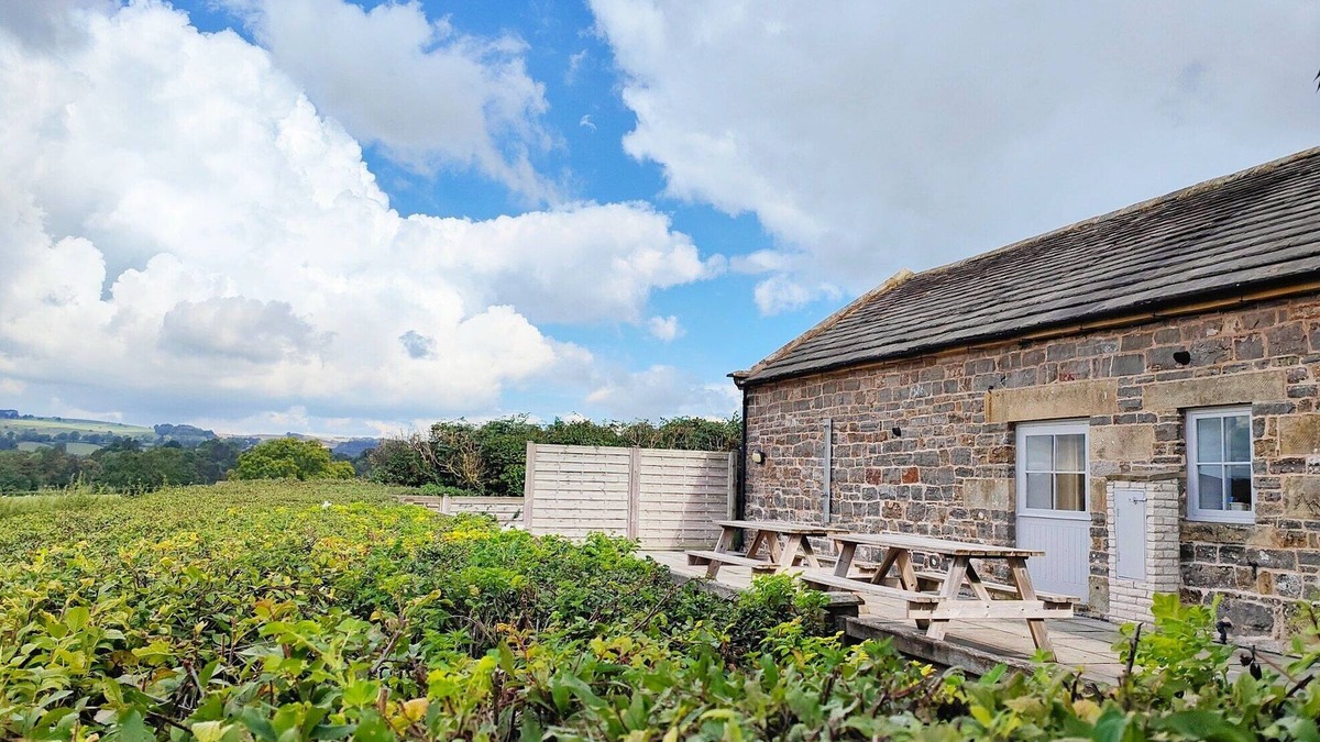 Bradbourne House | Valley View Barn - LUXURY DETATCHED BARN - DERBYSHIRE - Sleeps up to 14 persons