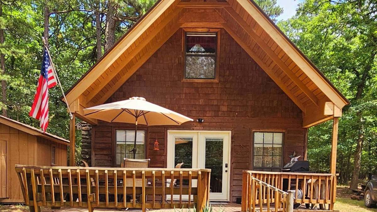 Russellville Ski Chalet | Valley View Chalet on top of Nebo State Park