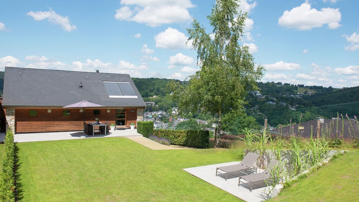 Malmedy Apartment | Valley-View Retreat, Malmedy