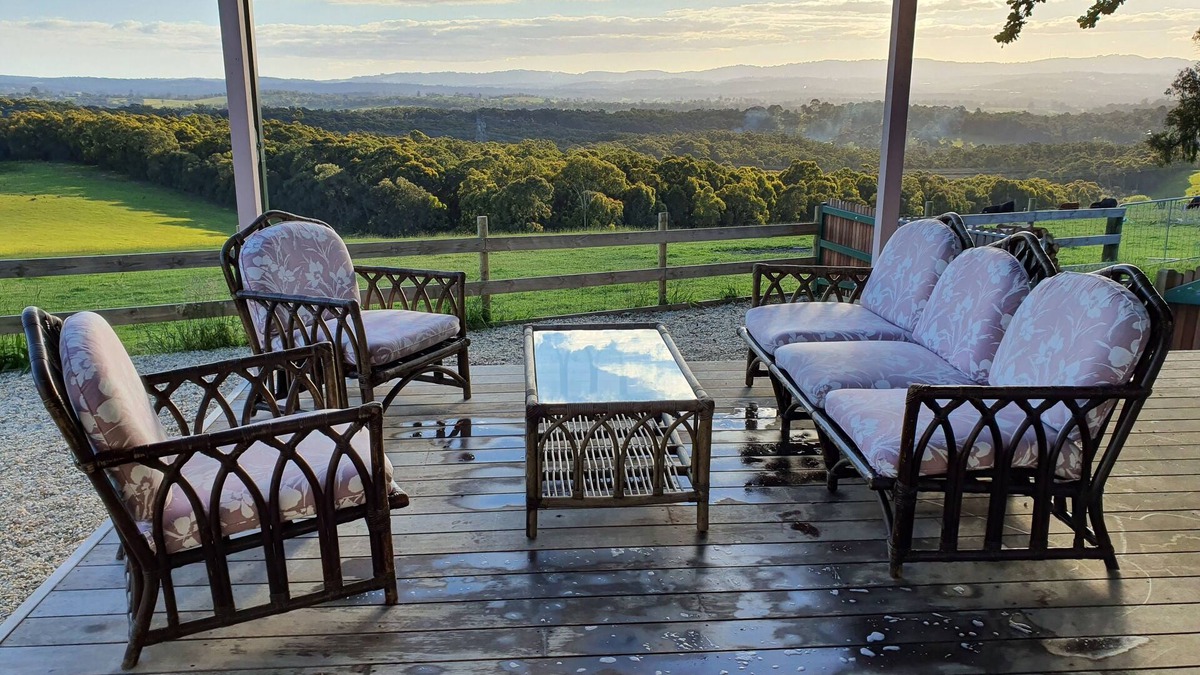 Hoddles Creek Bed & Breakfast | Valley Views BNB