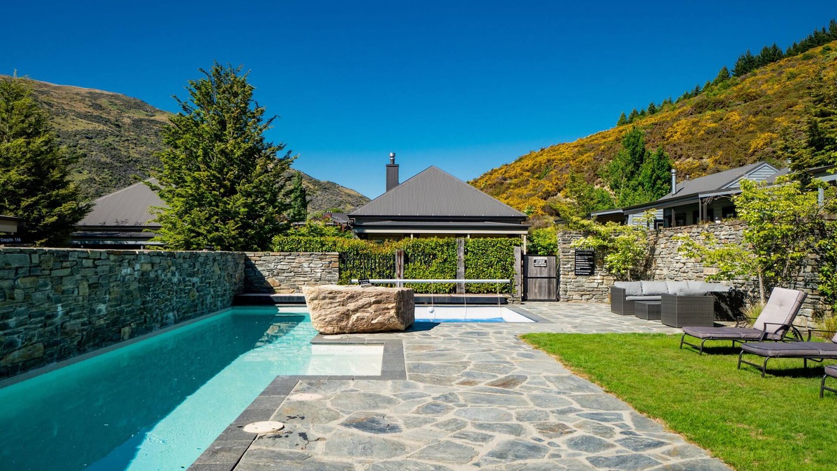 Cardrona House | Valley Villa - Cardrona Holiday Home