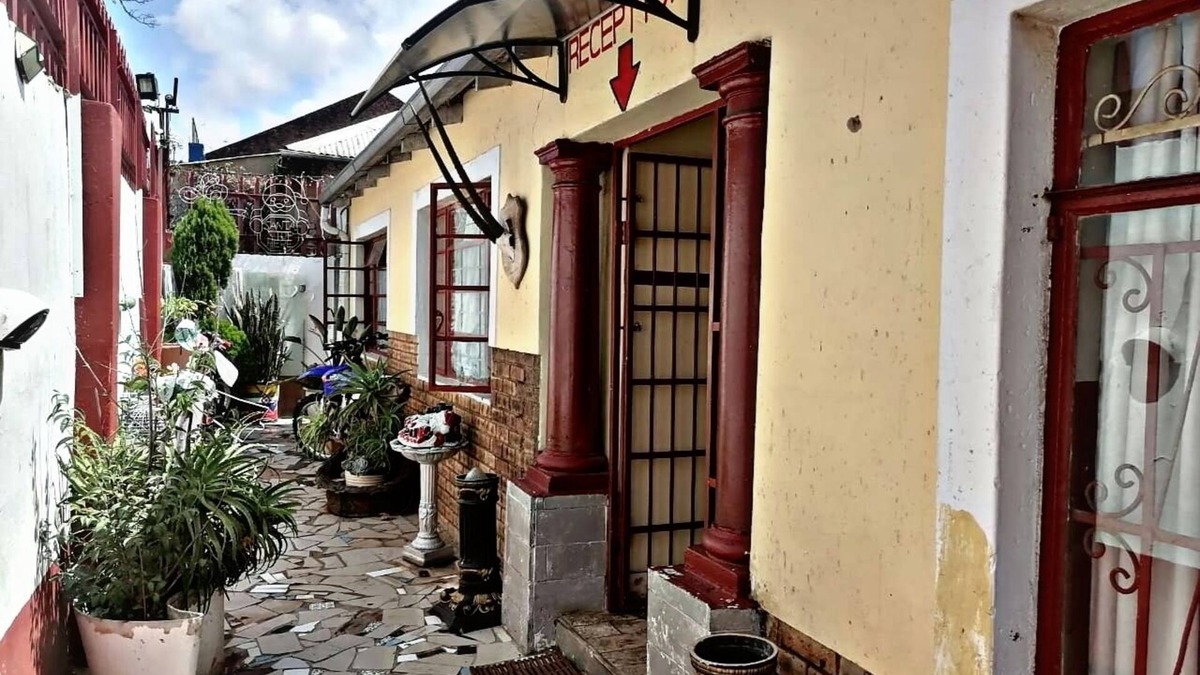 Bezuidenhout Valley House | Valleycenterguesthouse