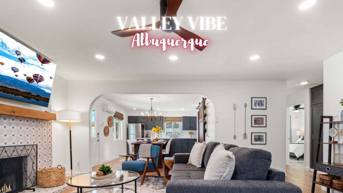 North Valley House | ValleyVibe: Modern Comfort in North Valley - an Irvie Home