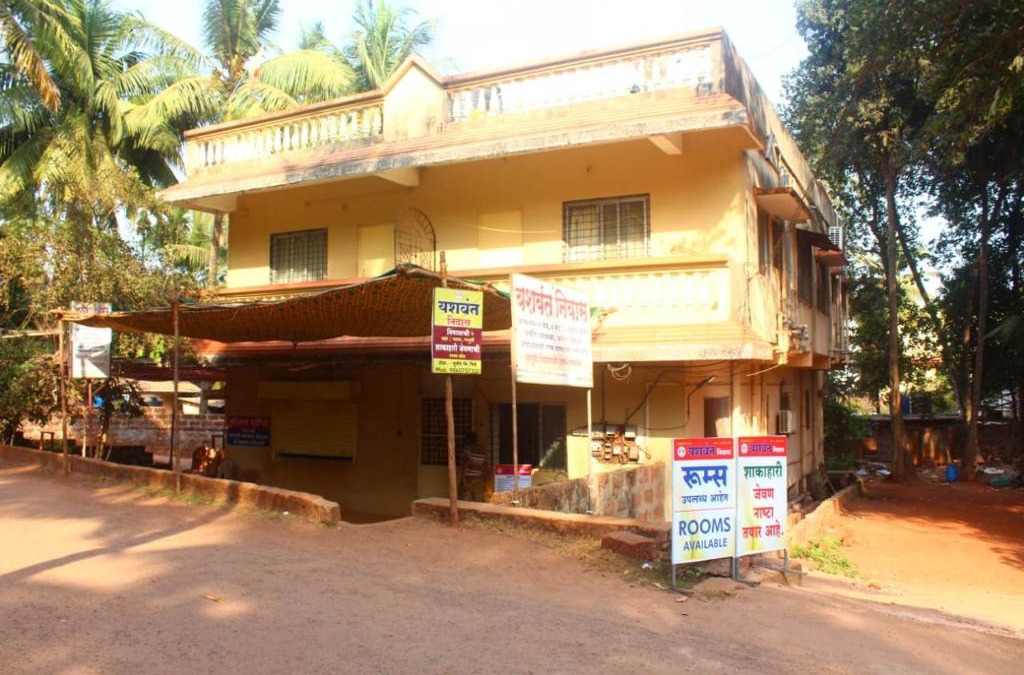 Ganpatipule House | Vamoose Yashwant Niwas