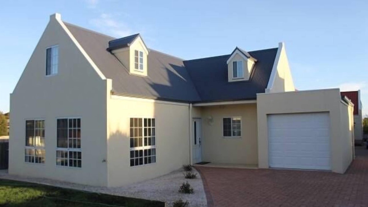 Evandale House | Van Diemens Cottage.