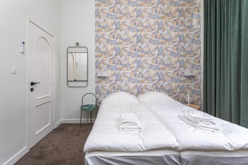 Jewish Quarter Apartment | Van Lerius room