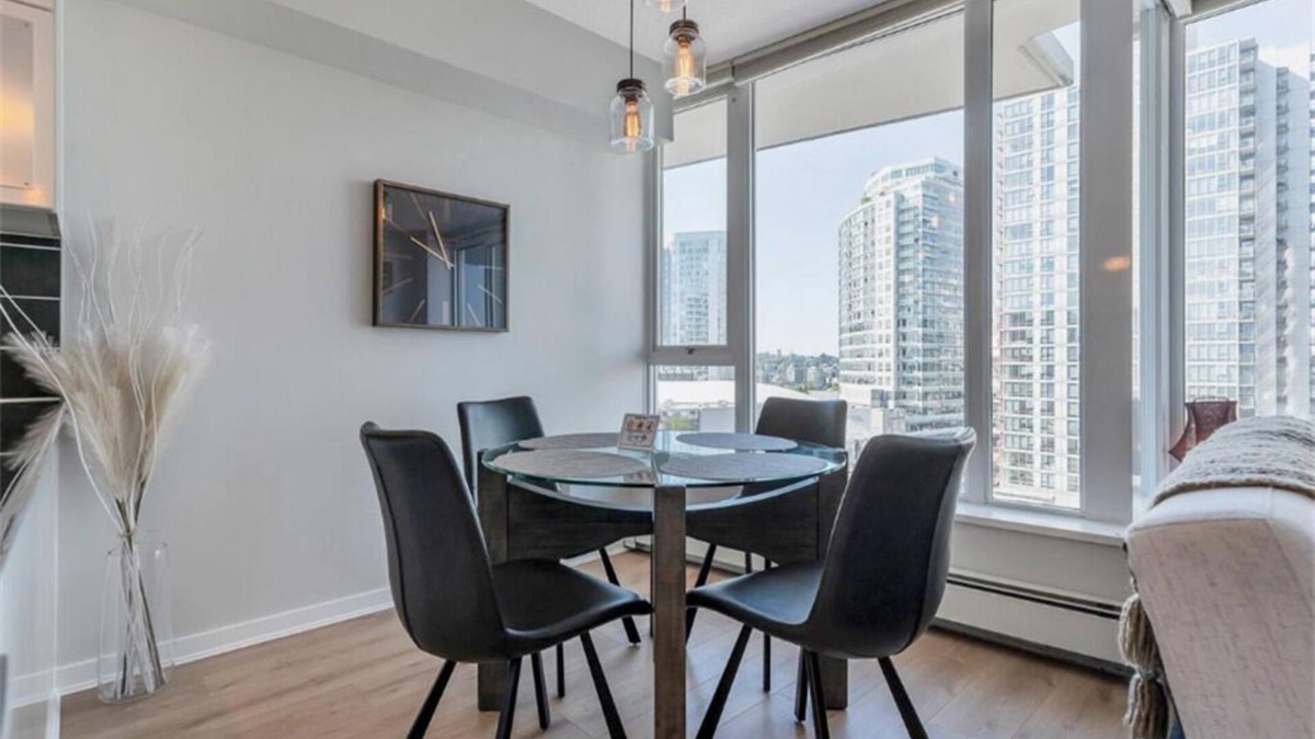 Gastown Condo | Vancouver Bright - 1BR Condo at Central Location