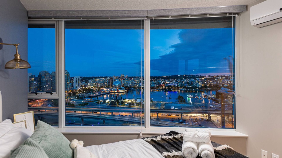 Crosstown Apartment | Vancouver Nest-Seaview|Pool|Hidden Room|Parking|AC