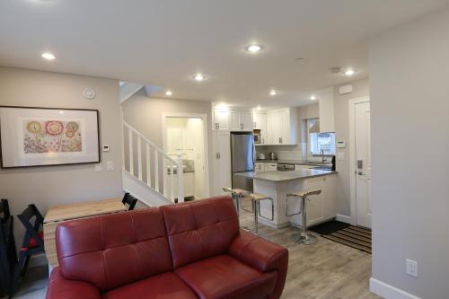 Arbutus Ridge House | Vancouver Traveller Cottage