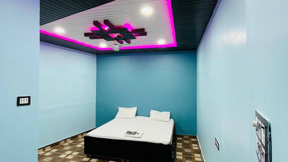 Budaun Hotel | Vande Bharat P Guest House