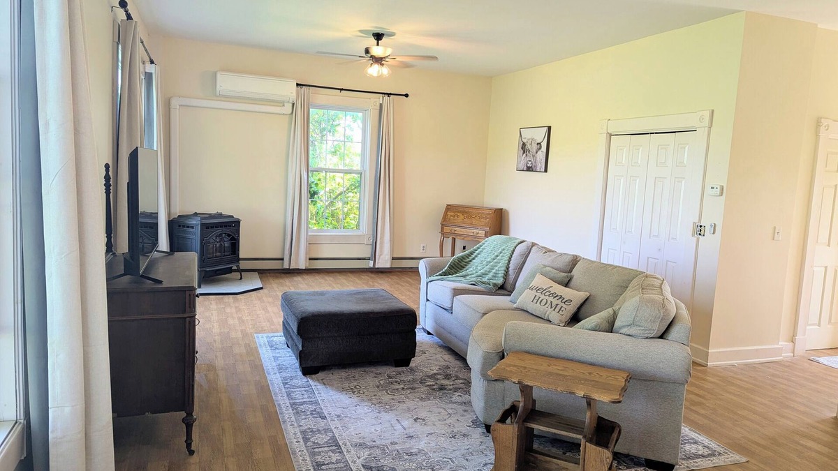 Limerick Other | VanMar House-Charming Renovated Farmhouse at Creekstone Farms with AC