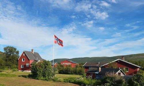 Tana Other | VARANGER KITE CAMP