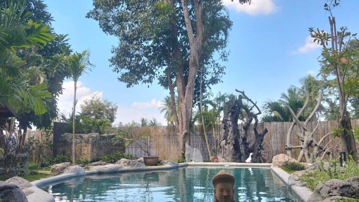 Nong Pla Lai Resort | Varaya Resort