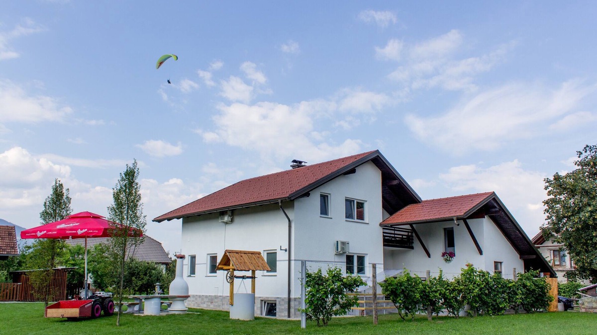 Varpolje Apartment | Varpolje Two Bedroom Apt. with BBQ picnic spot