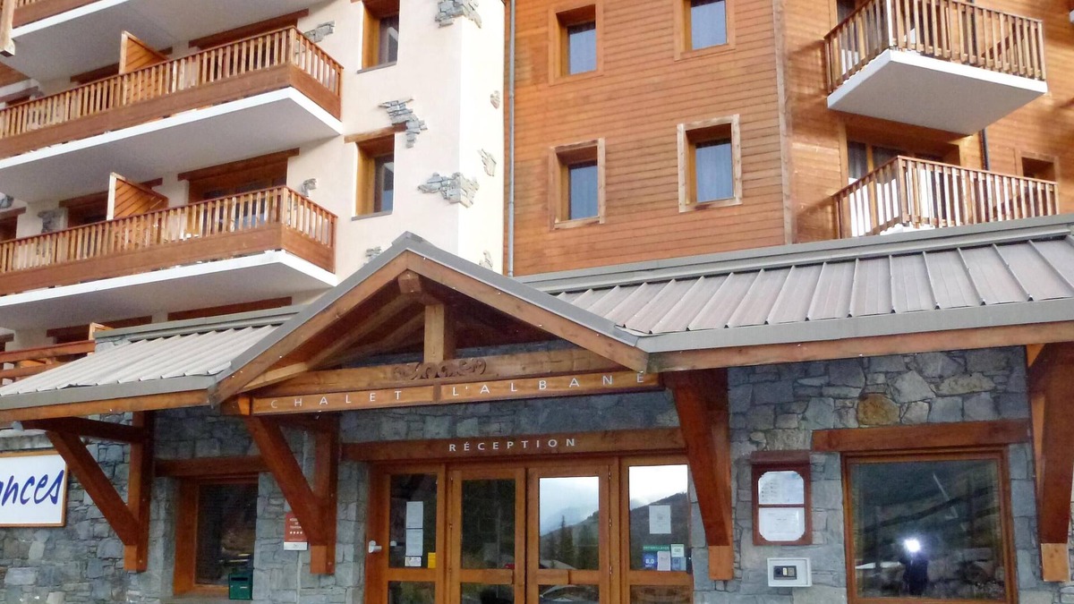 Les Claux Apartment | VARS THE CLAUX FOOT OF SWIMMING POOLS