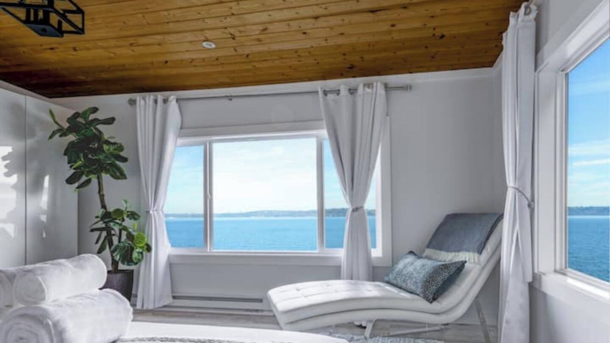 Vashon Island House | Vashon Island Retreat: Modern Style+Private Beach