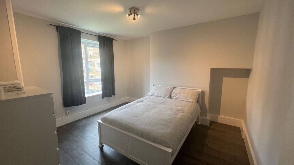 Oval Apartment | Vauxhall Central Room 3