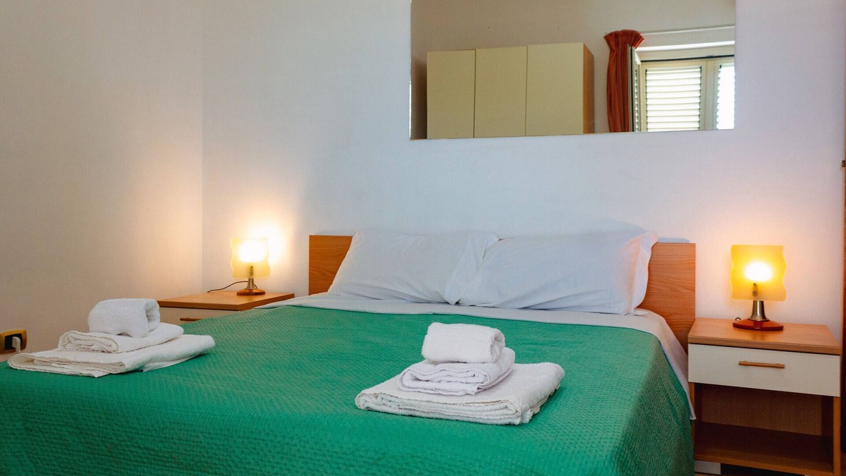 San Leone Apartment | Vbeb Macrame Rooms Agrigento 'Double Room with External Bathroom' with Balcony, Wi-Fi and Air Conditioning