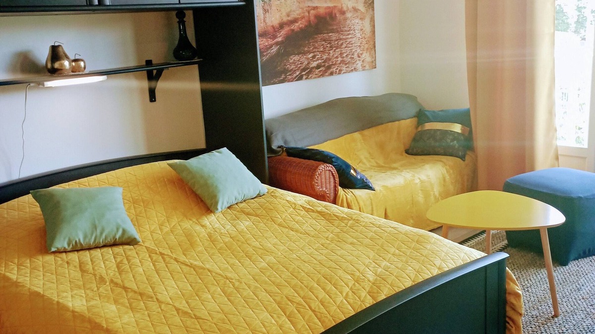 Bagnoles-de-l'Orne Apartment | ♥ Very bright studio with balcony near the thermal baths and at the foot of the shops