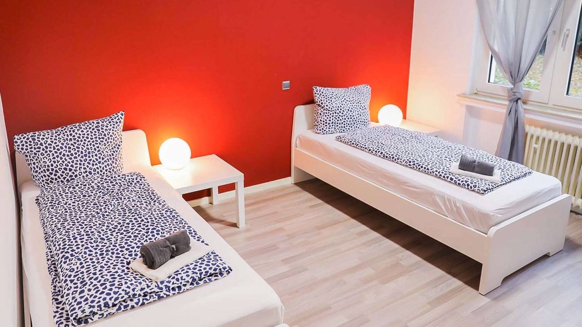 Velbert Apartment | VE01 modern holiday flat with WiFi