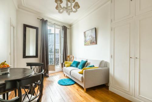 20th Arrondissement Apartment | Veeve - Cosy Gambetta