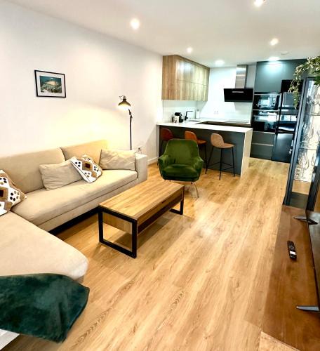 Almeria Apartment | Vega Parque II con parking privado, piscina y a 5 minutos de la playa