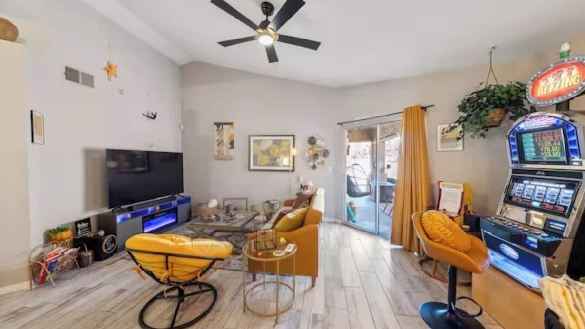 Paradise House | Vegas Tranquil Oasis Sparkling Pool/Spa+Slots+420