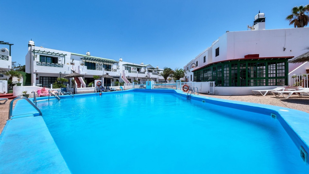 Matagorda Ski Chalet | Vela Azul POOL & TENNIS - free AC &Good WIFI- Smart TV