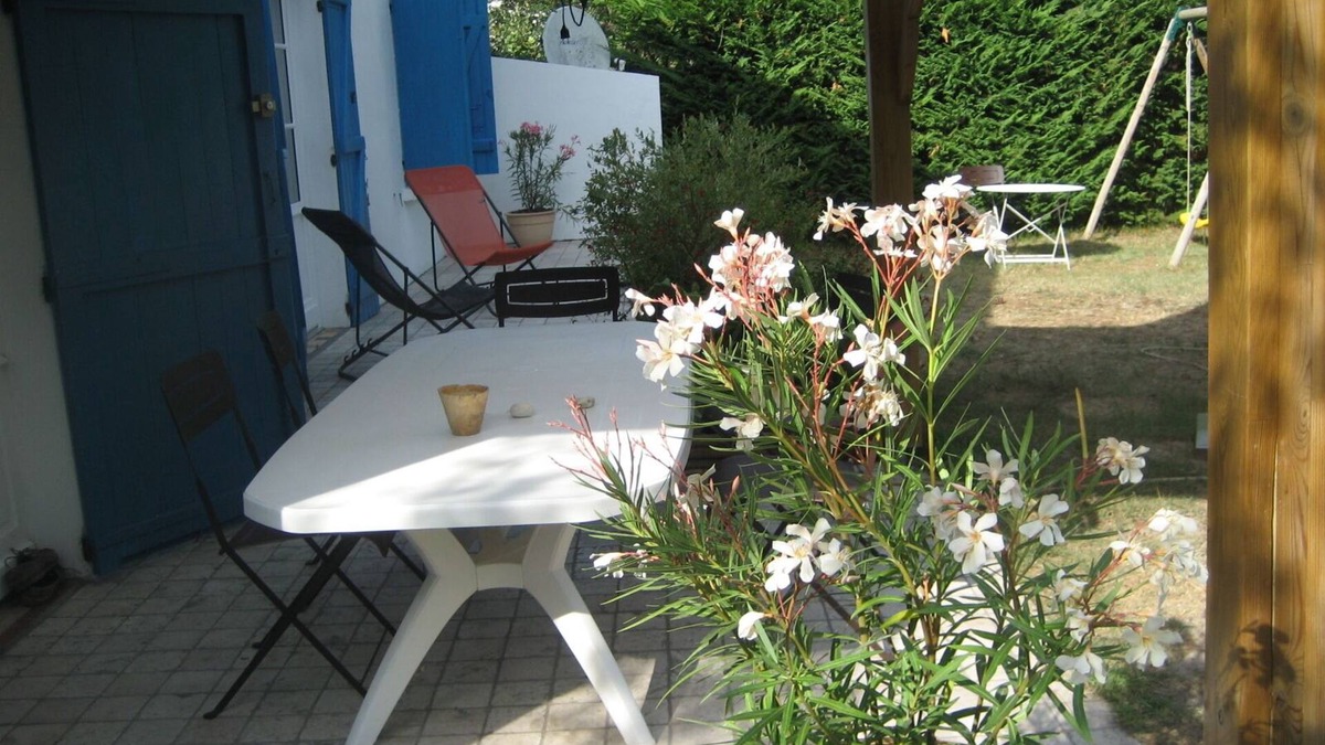 Vendays-Montalivet Villa | Vendays Montalivet - pretty villa in the pines 800 m south beach - quiet