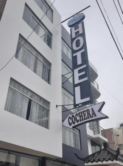 Victor Larco Herrera Hotel | Venecia Hotel Larco