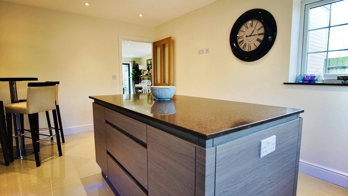 Caversham House | Venetia Luxe Cottage - 4 Bed - Near Countryside/Reading Town