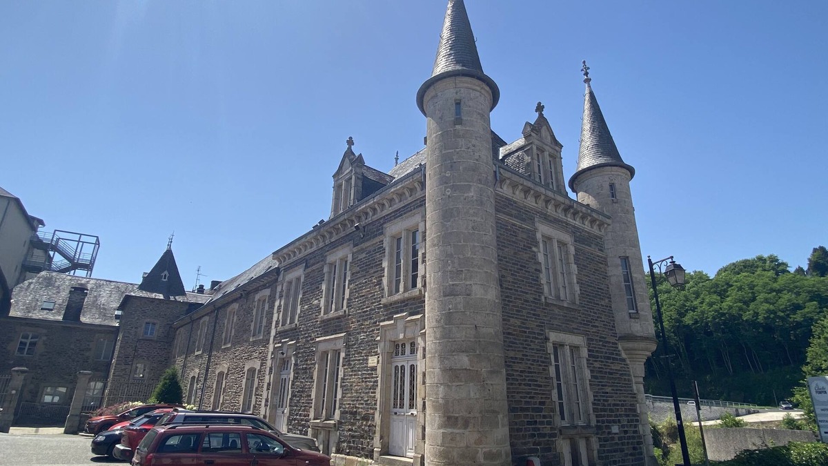 Uzerche Apartment | Venez Dormir Dans Lancien Hospice Duzerche