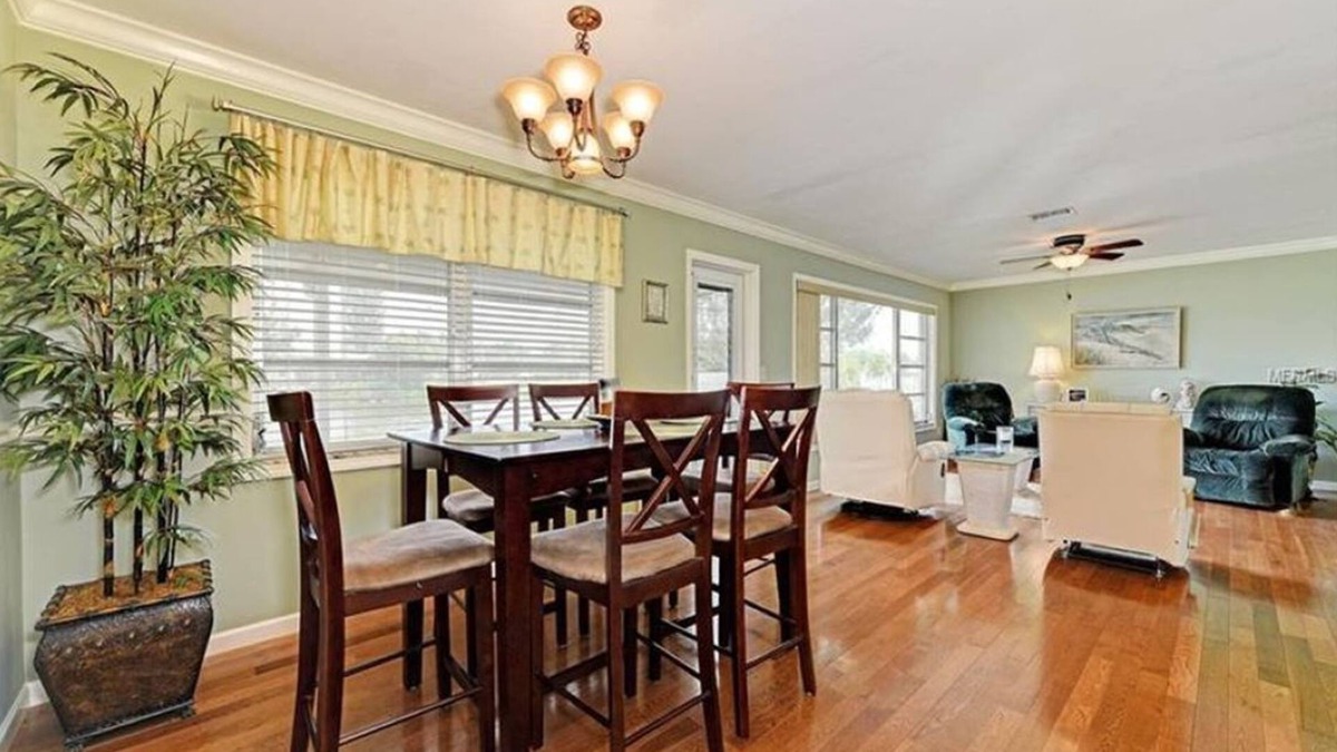 Venice Gardens House | Venice Vacation Rental with backyard lakefront