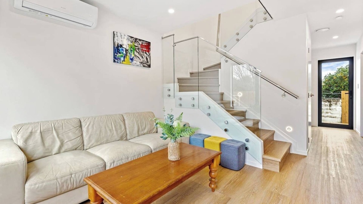 Mangere House | Ventura Serenity Townhouse with Parking and Patio