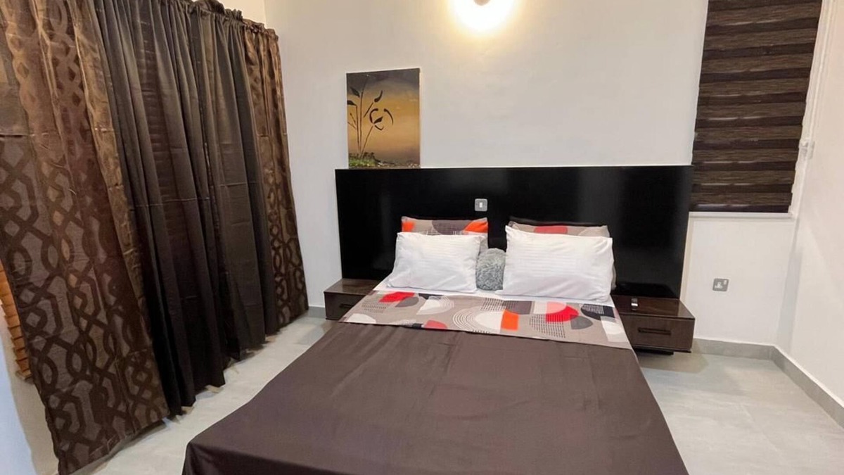 Wuse 2 Apartment | VERDE, Chic 2-bedroom apartment with Wi-Fi and AC in delightful Wuse 2 Abuja