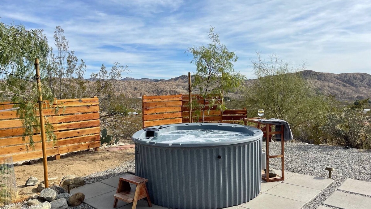 Morongo Valley House | 🌵 Verdin's Nest - Romantic Retreat w/Hot Tub Under the Stars! 🌵