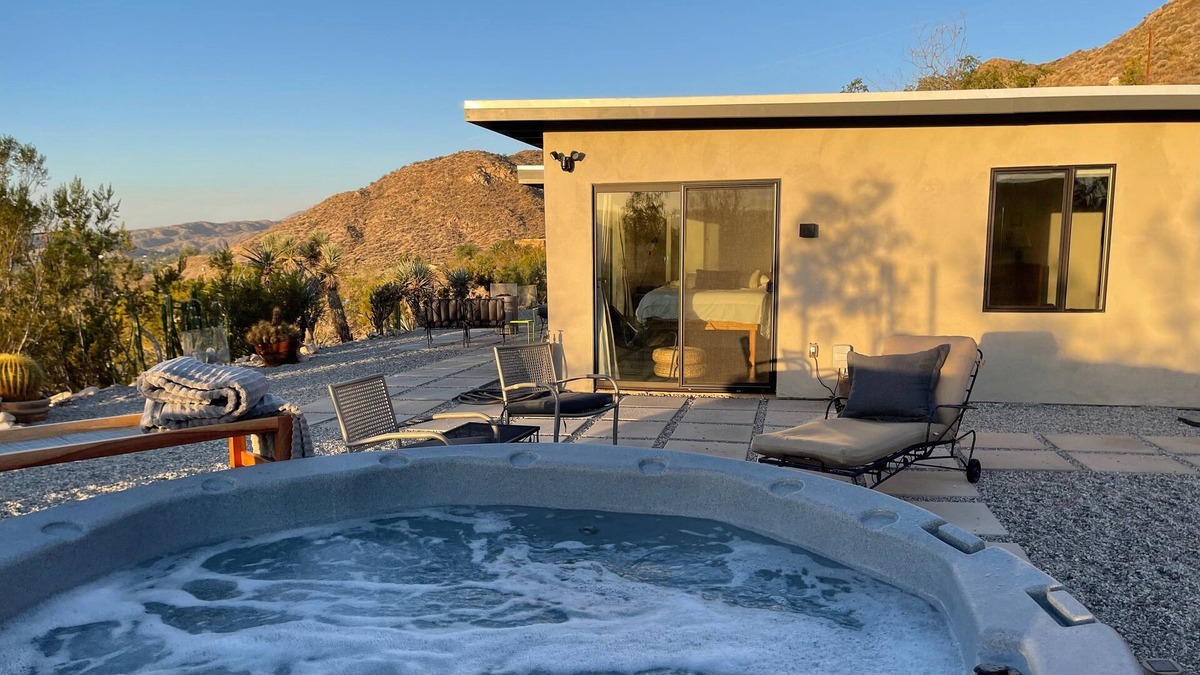 Morongo Valley House | 🌵 Verdin's Nest - Romantic Retreat w/Hot Tub Under the Stars! 🌵