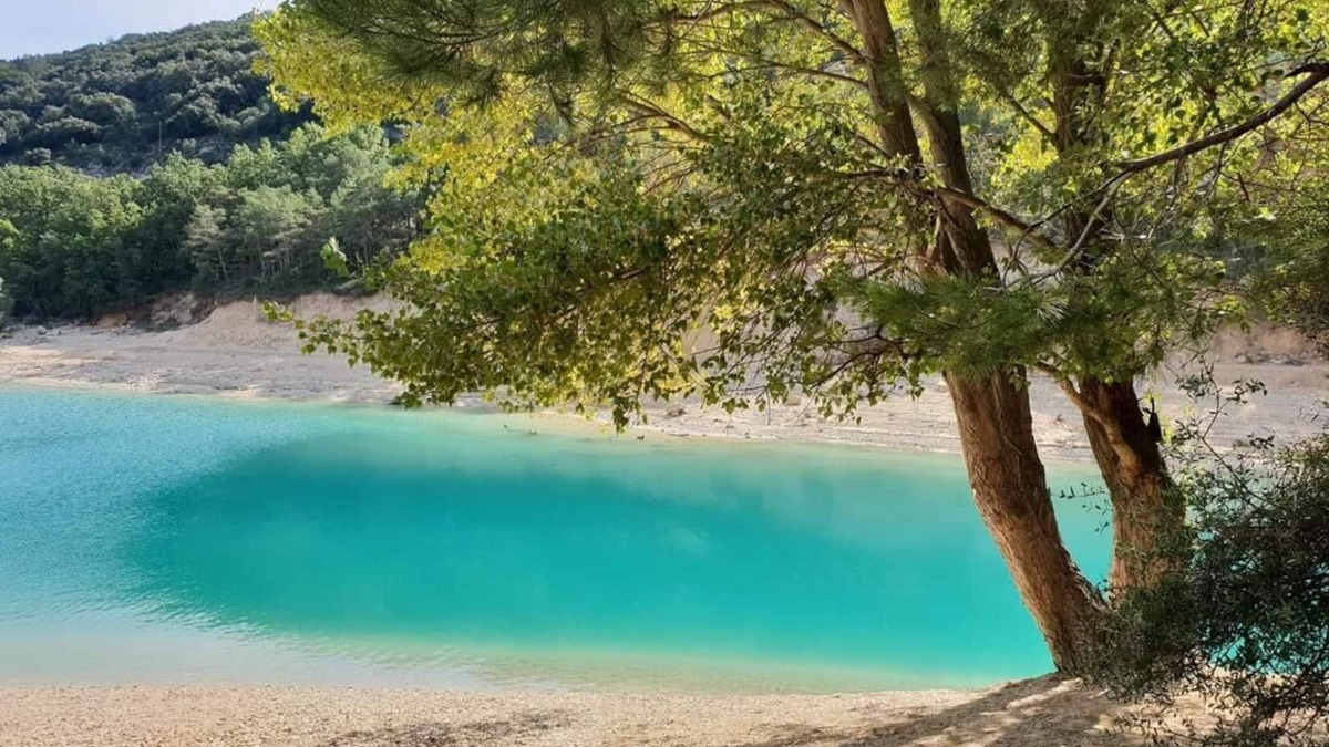 Regusse House | Verdon, Maisonette with private heated Jacuzzi/Capacity 5 people