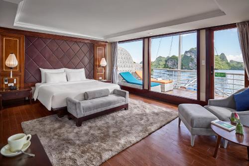 Ha Long Boat Rental | Verdure Lotus Classic Cruise on Lan Ha Bay