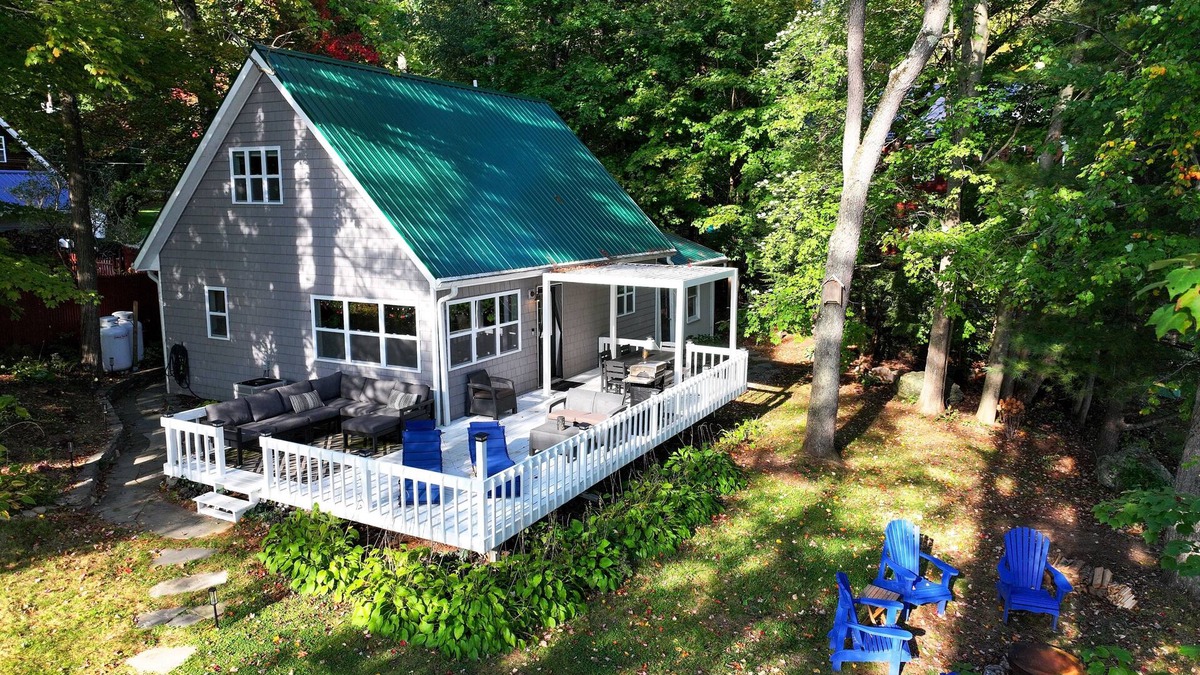 Hinesburg House | Vermont Lakehouse Retreat