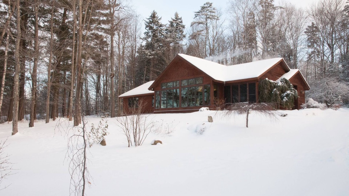 Hyde Park House | Vermont Paradise With Hot-tub- Dog Friendly