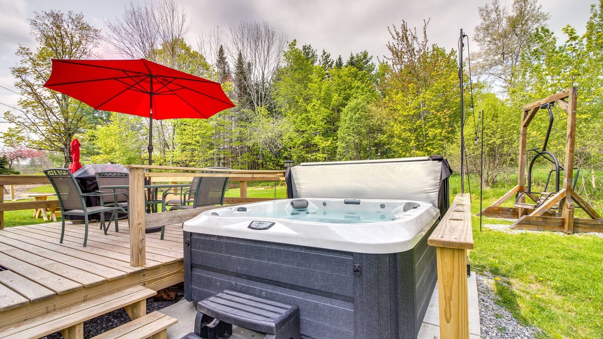Mount Holly House | Vermont Vacation Rental: Hot Tub, Near Ski Resorts