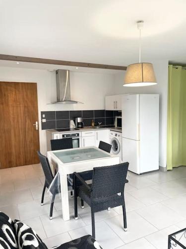 Salies-de-Bearn Apartment | VERT ANIS- Appartement T2 lumineux, très bien équipé, proche centre-ville