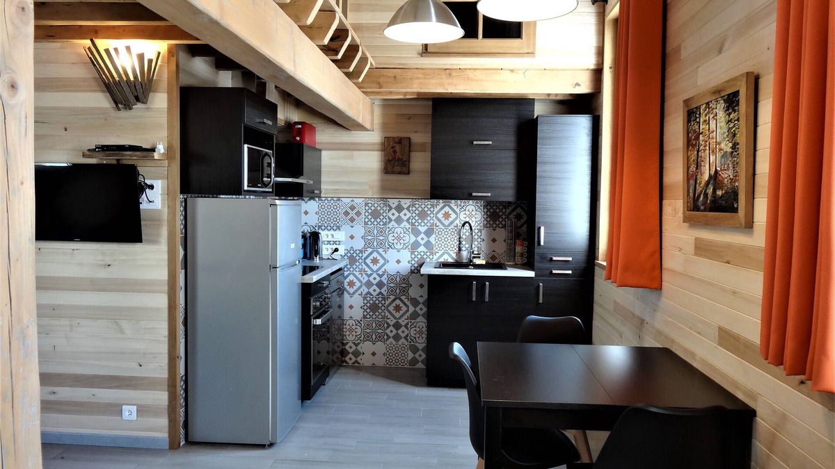 Saint-Honore-les-Bains Apartment | VERY BEAUTIFUL DUPLEX 2 PEOPLE view of the village square (DONE AGAIN 2018)
