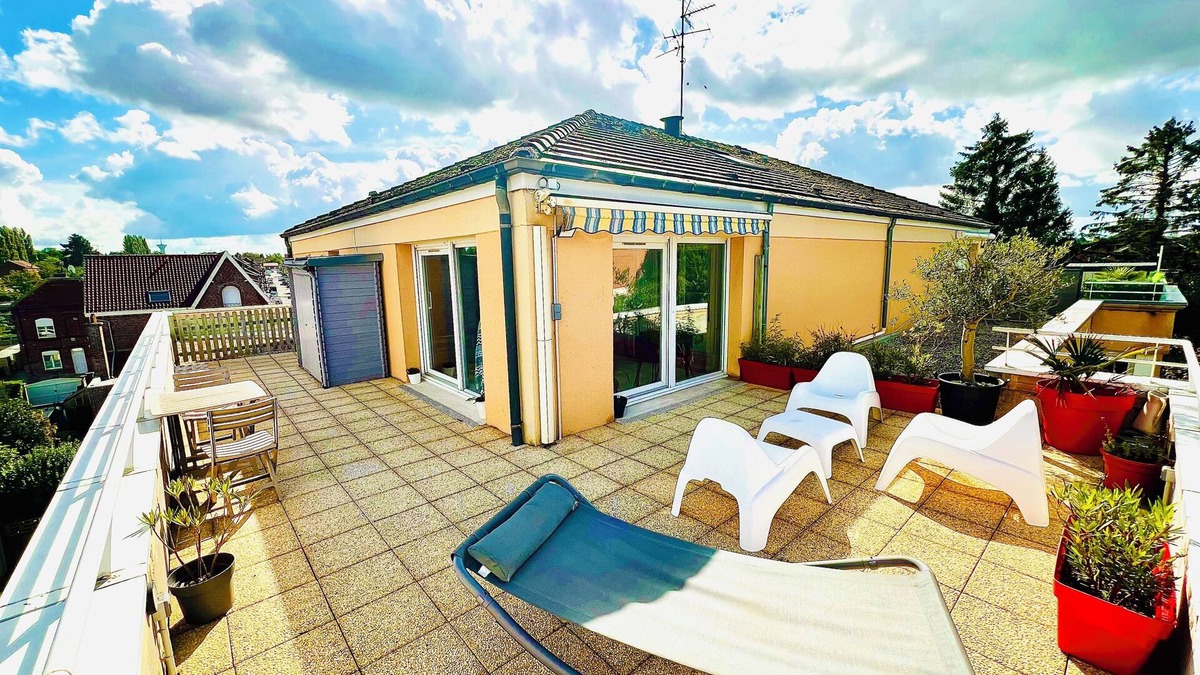 Valenciennes Apartment | Very bright 54 m² apartment with 44 m² roof terrace