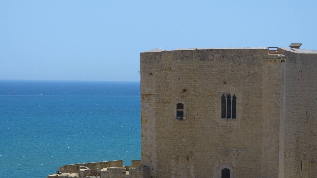 Pozzallo Apartment | Very bright beachfront apartment