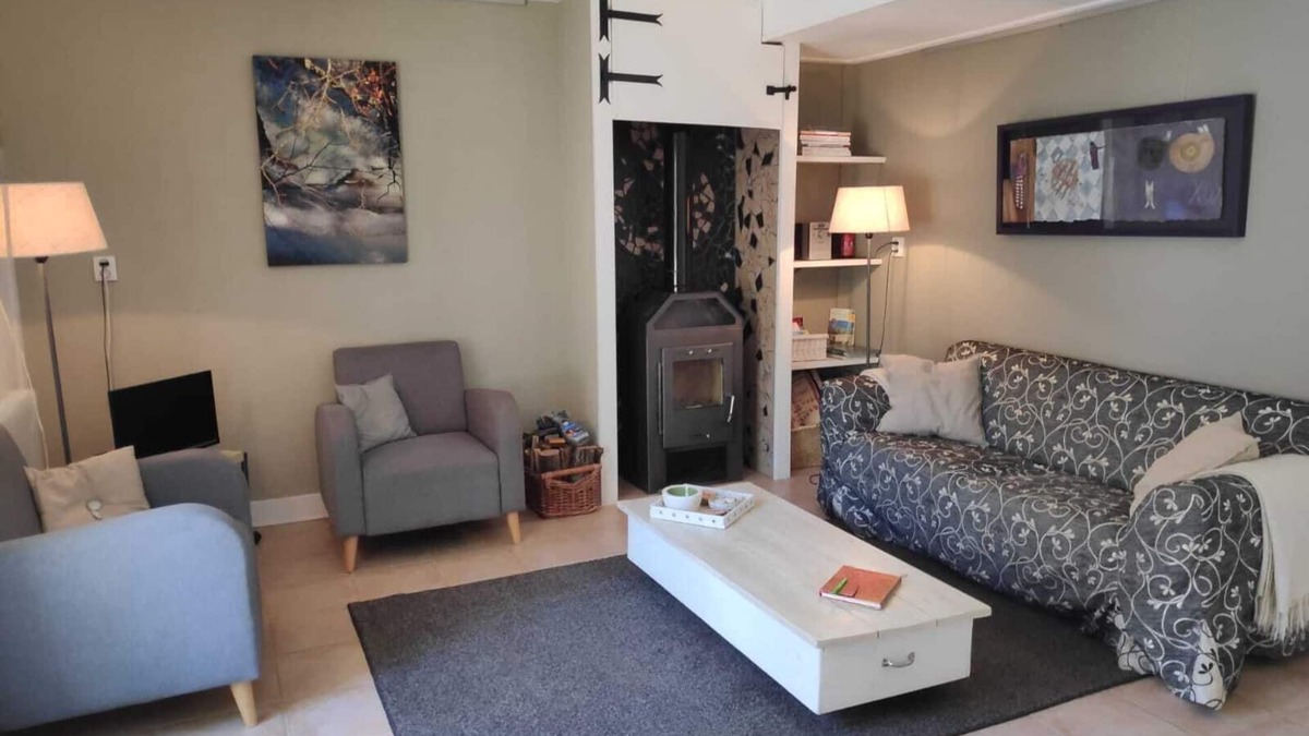 Egliseneuve-d'Entraigues Cottage | Very comfortable, quiet cottage, wifi, Sancy near Super Besse