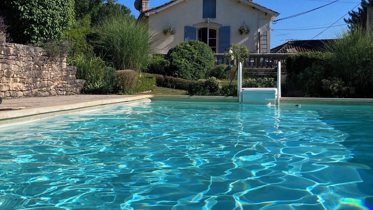 Brantome-en-Perigord House | Very central, 2 mins walk to heart of Brantome - pool, fibre internet, parking